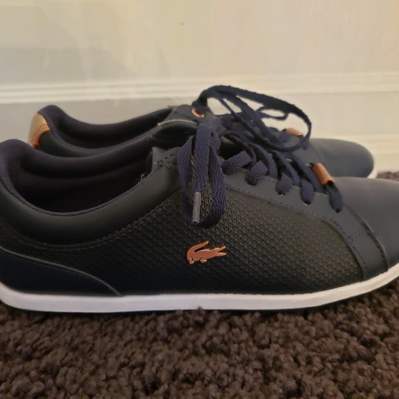 Lacoste Paris Woman's size 5 stylish runners - Picture 2 of 5